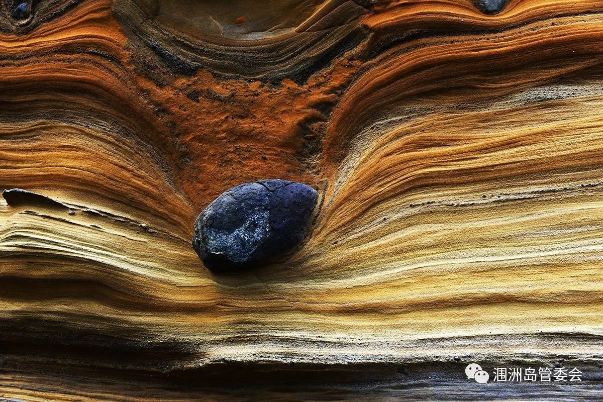 "水火交融,情定涠洲"——当火山遇见大海