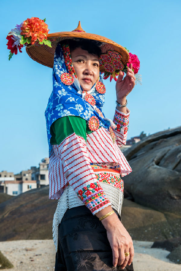 图解福建三大渔女的头饰和服饰惊艳全国