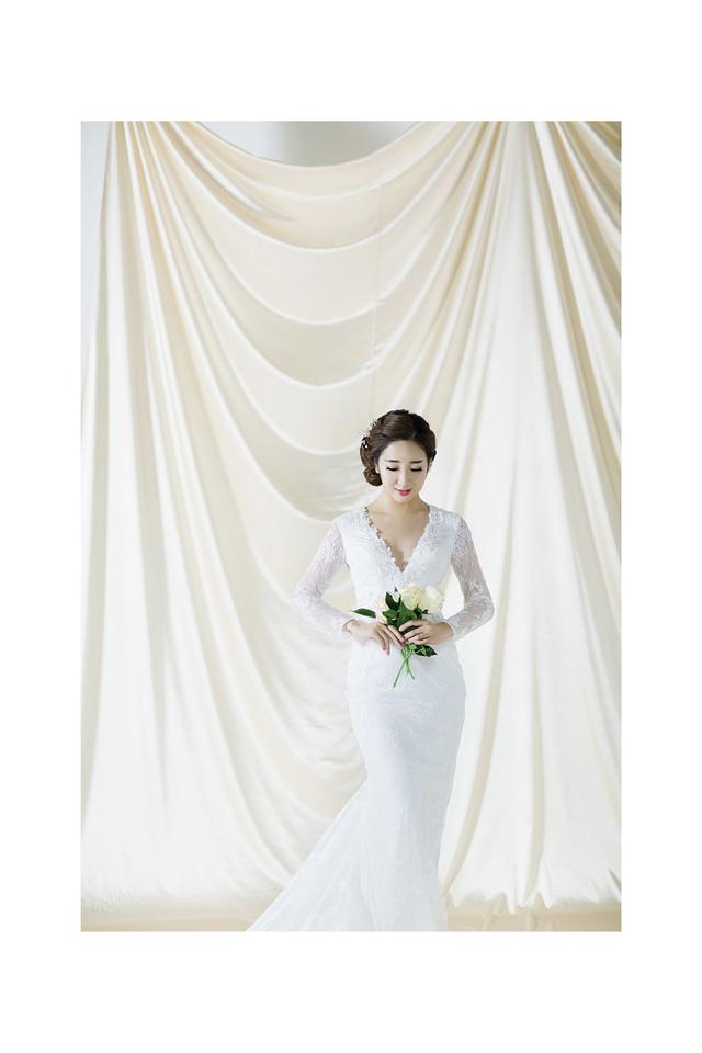 韩式婚纱特点_韩式新娘妆容特点图片(2)