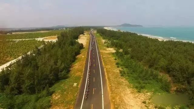 "中国最美热带骑行线路"万宁滨海旅游公路