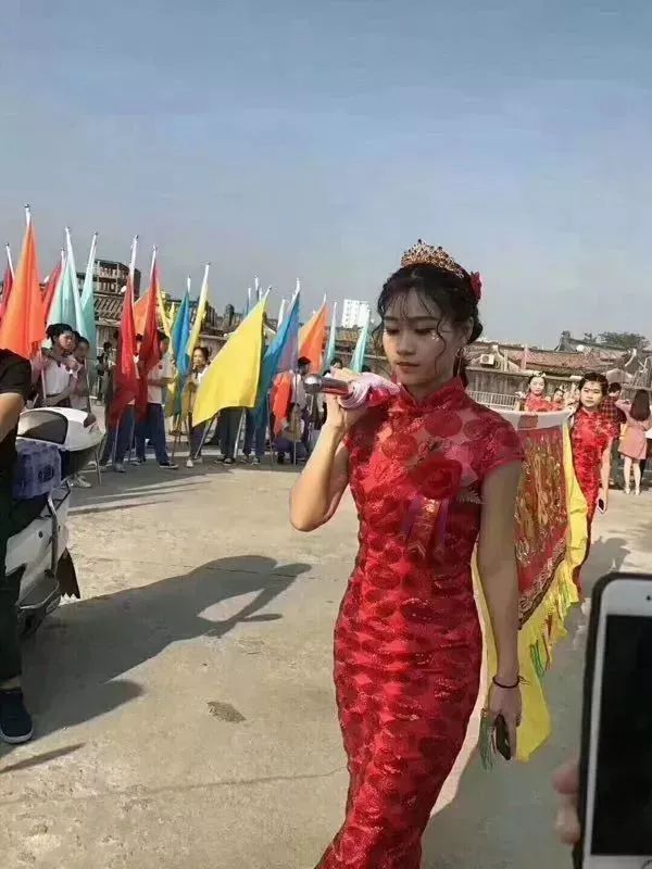 火了| 昨天刷爆朋友圈的这位潮汕雅姿娘,竟然是来自这里.