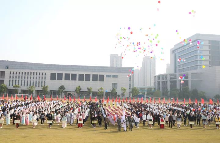 【厉害】航拍2017年江苏省黄桥中学秋季田径运动会!