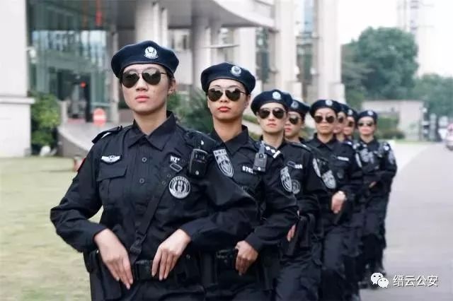 丽水街头惊现一群美女警花,帅爆了!