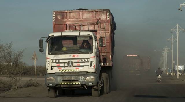 给老总装车_快递装车图片