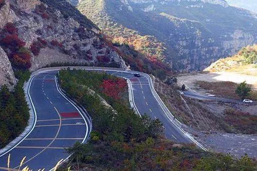 西山旅游公路被称为太原的黄金旅游圈,穿越最美的太原城!