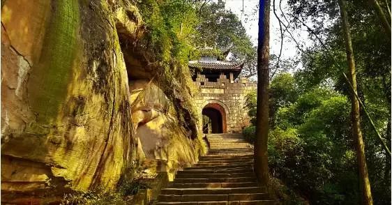 ▼合川钓鱼城▼十八梯▼民国街▼三峡博物馆▼江北大剧院▼朝天门有山