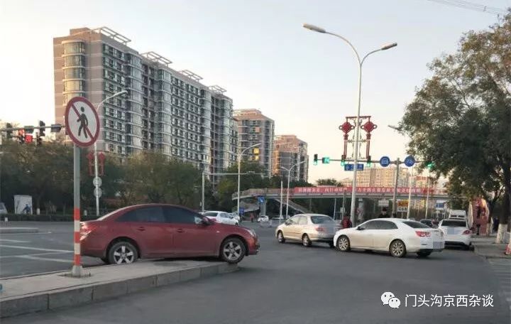 汽车 正文  杂谈提醒: 司机朋友们驾车出行一定要注意路面限行标志