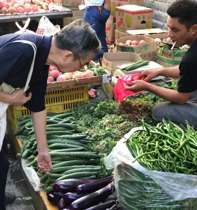 长安镇 人口钱_钱的照片人民币图片