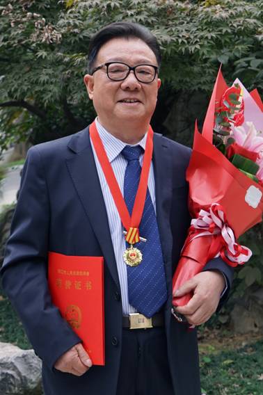 谭荣生,男,1944年生,镇江新区大港街道段家村人,镇江东方电热科技股份