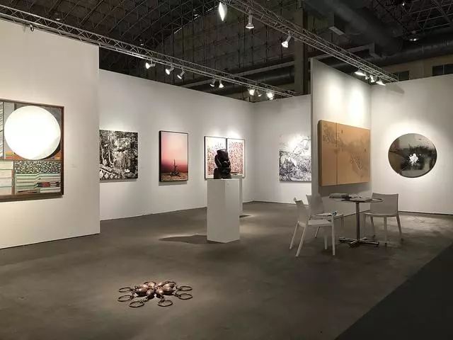 大厦里的艺术空间:首个入驻杭州的国际画廊