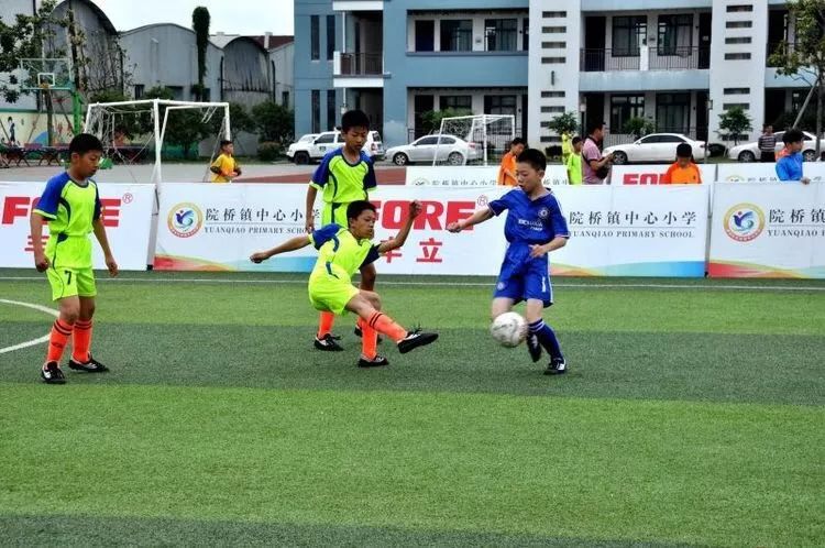 为了能够更好的推动校园足球的蓬勃发展,头陀镇中心小学时常举办校园