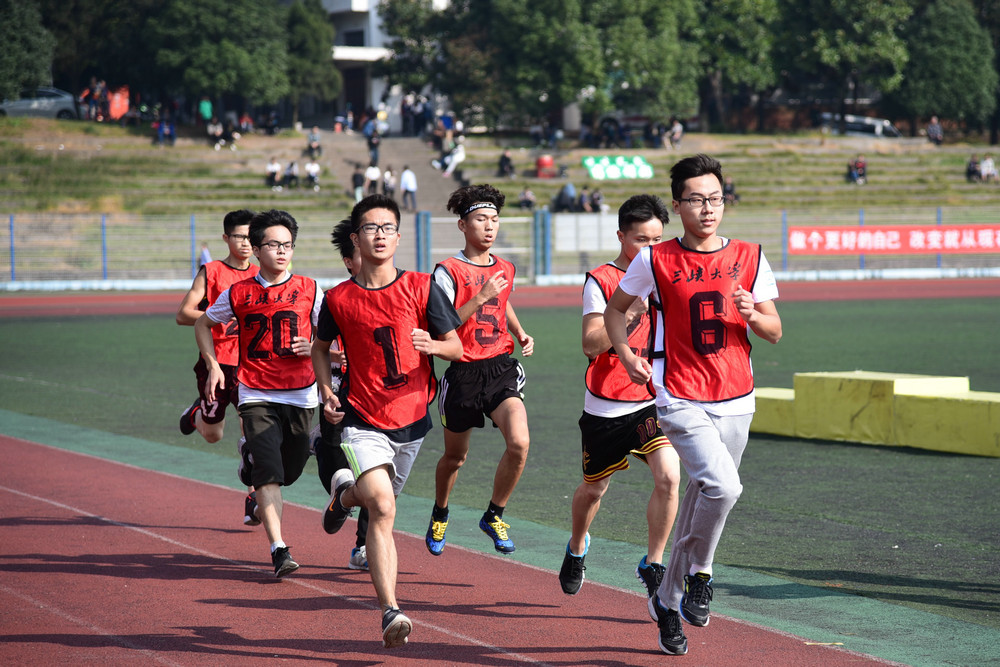 2017三峡大学体育节暨第十七届田径运动会隆重举行