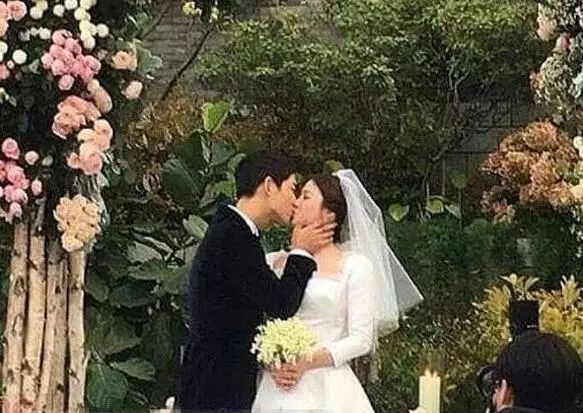 宋宋婚纱照_婚纱照风格