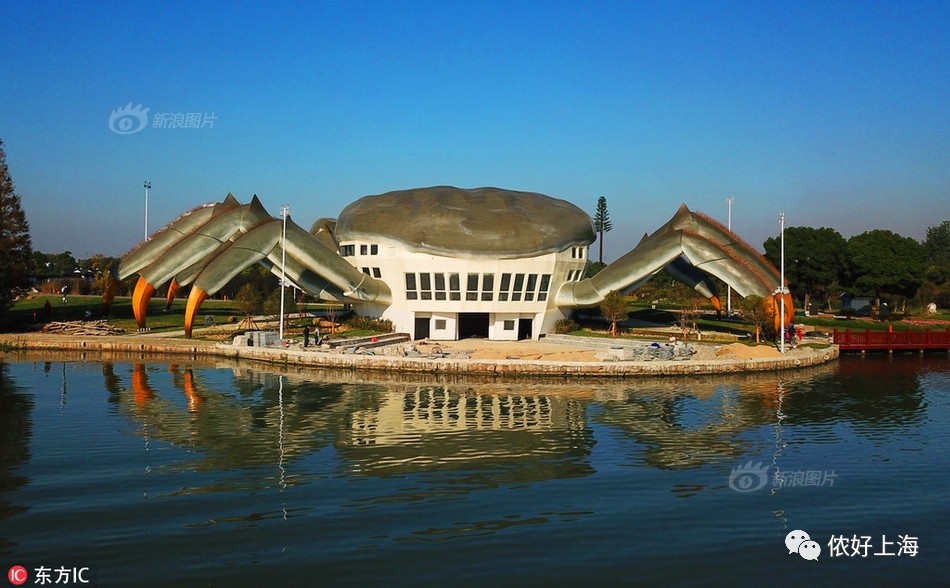 这个重磅登场的地标建筑物,仿佛是阳澄湖在向全世界宣布: 养大闸蟹