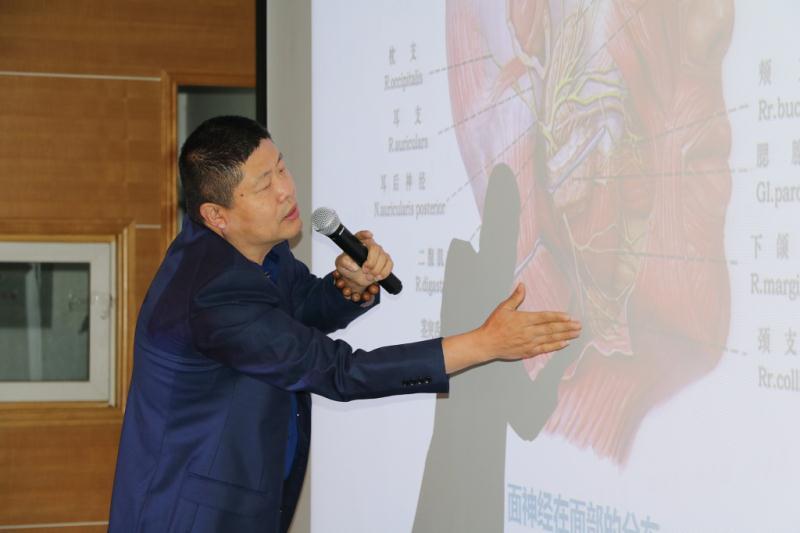 孙连桂院长提示:冷热交替的季节时不要贪凉要注意保暖,尤其情绪的激变