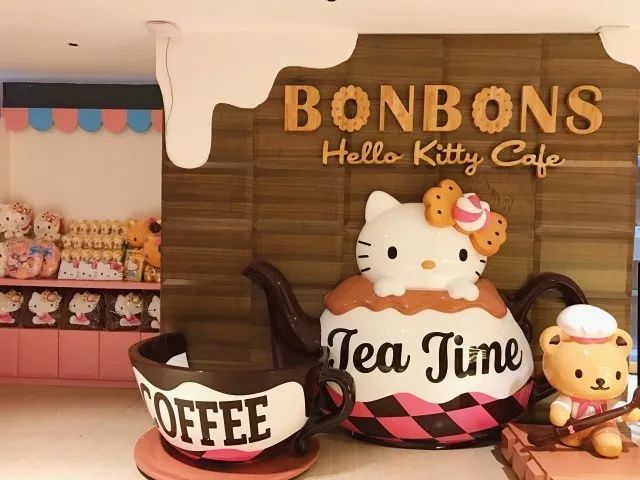 bonbons hello kitty café丨粉红主题咖啡店3.0来啦!老夫的少女心啊!