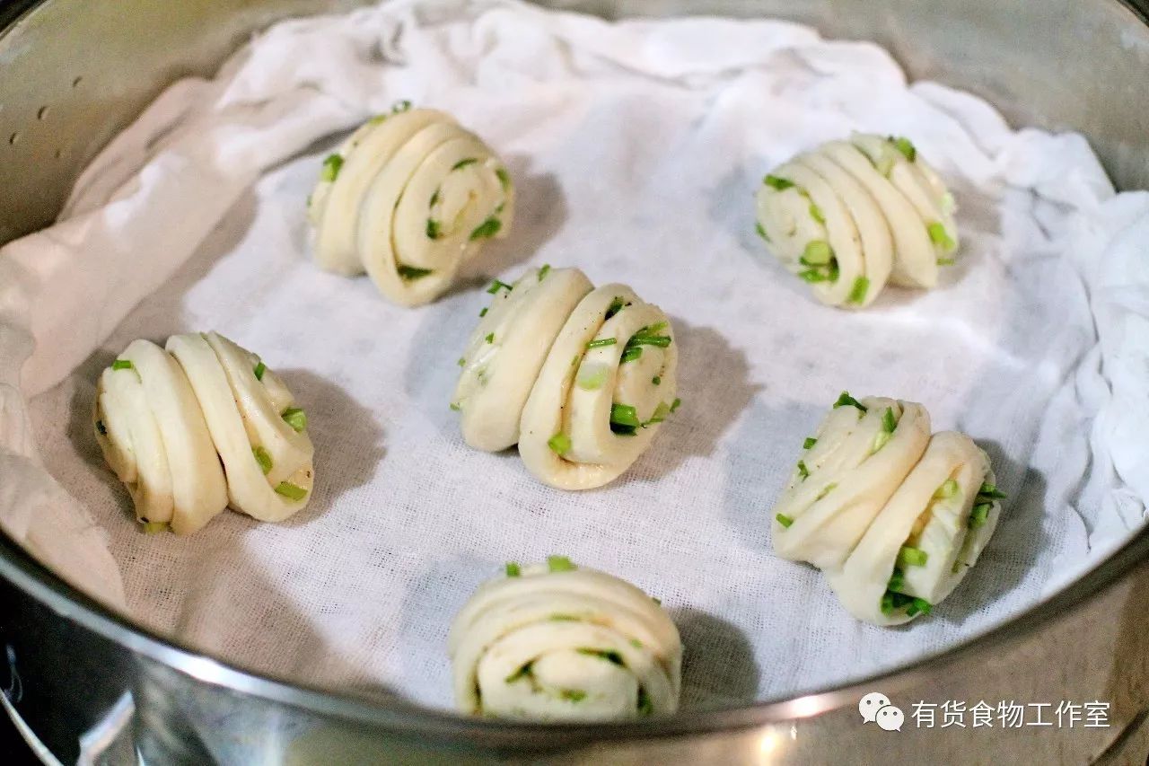 好看又不费事儿的中式主食—香葱花卷