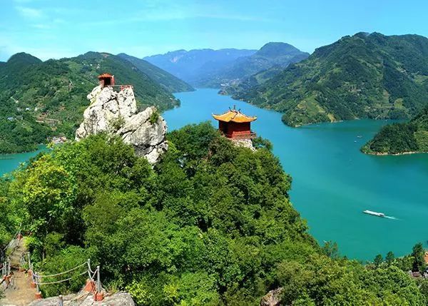 宜昌市长阳清江国家水利风景区,宜昌百里荒国家水利风景区两家景区被