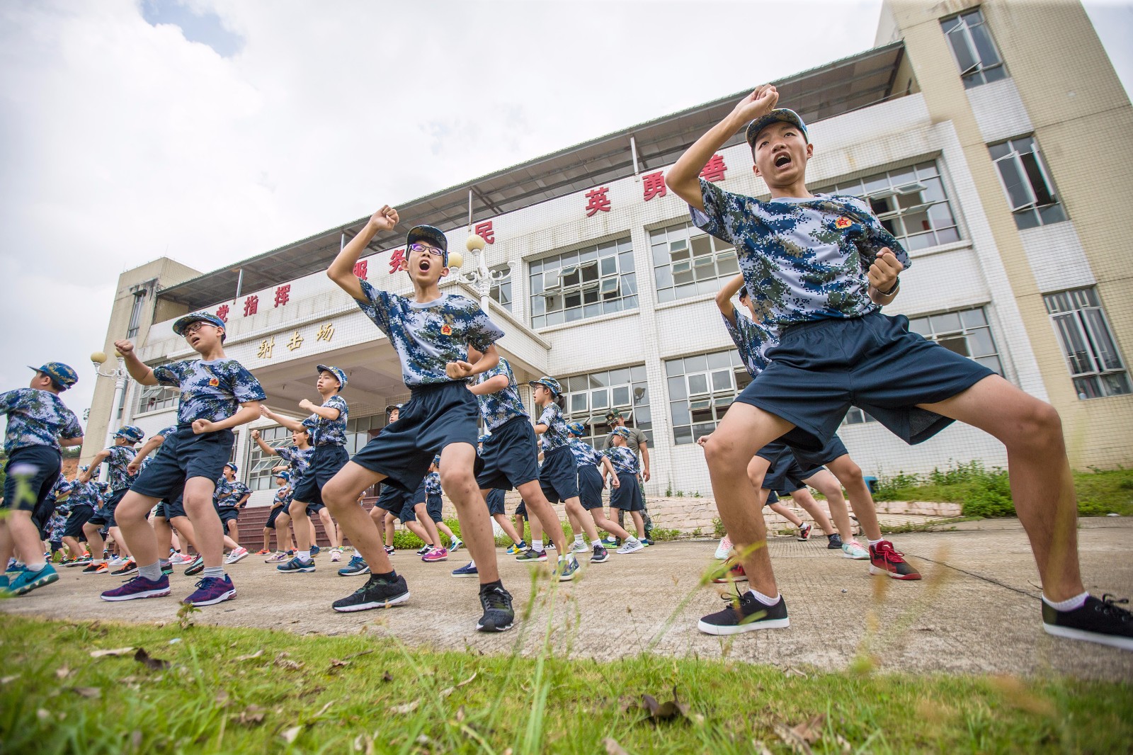 启动仪式大合照保利童子军营地大合照我永远记得,小小童子军集体出征