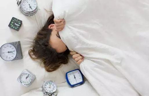 夜晚失眠多梦导致心脏猝死?几招实用睡眠指南,教你提升睡眠质量