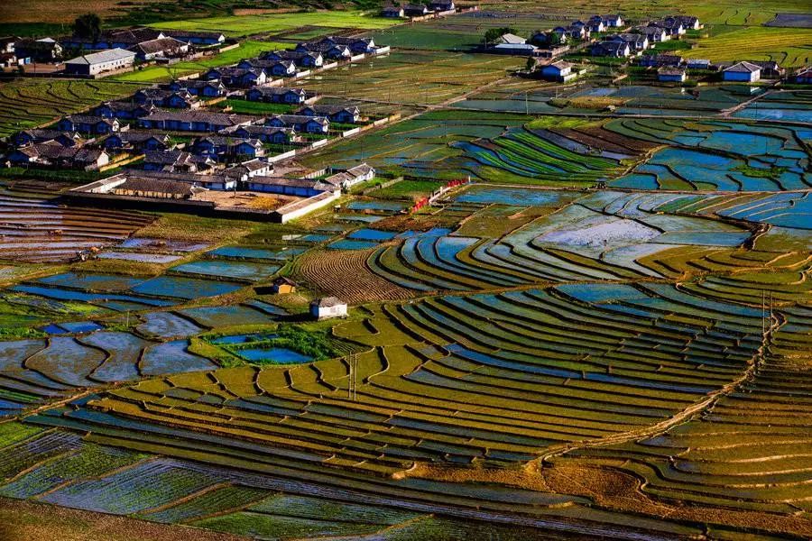 岑牙梯田位于三江富禄乡境内岑旁村和岑牙村之间,有两大梯田群组成