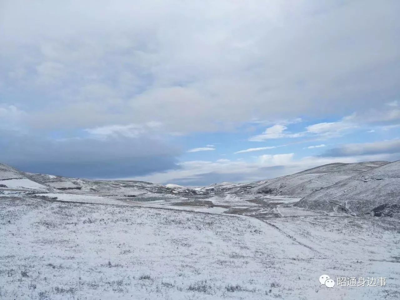 下雪啦! 昭通大山包一下雪就变样了