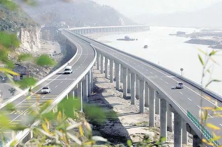 温州至丽水高速公路,简称温丽高速,中国国家高速公路网编号为g1513