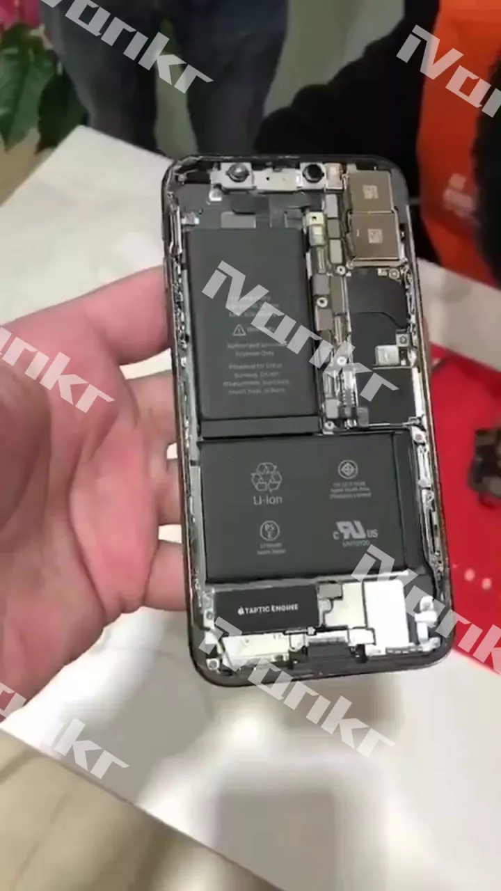 iphone x 拆解 主板仅iphone 7p一半大小