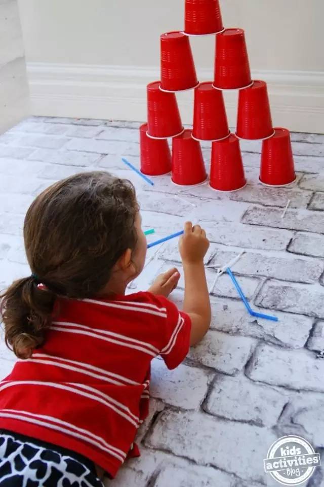 最简单的教具最好玩的游戏:纸杯游戏,非常合适