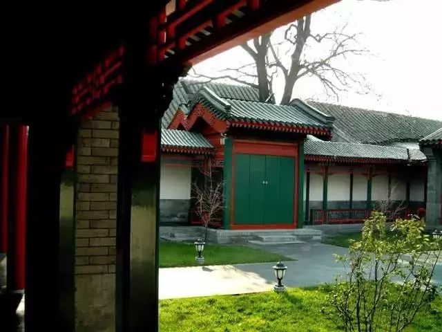 而京派建筑里最典型的便是北京的四合院了