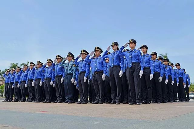 帅!我区城市综合执法人员今起统一换装,树立新形象,谋求新突破!