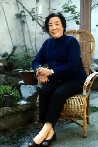 随师而去,"筱傅全香"薛莺逝世,享年90岁