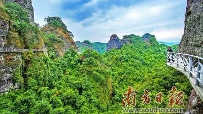 风景秀丽的平远县五指石旅游景区(何森垚/摄)