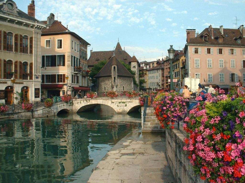 最美丽多彩的城镇-科尔马在阿尔萨斯，法国照片摄影图片_ID:167457659-Veer图库