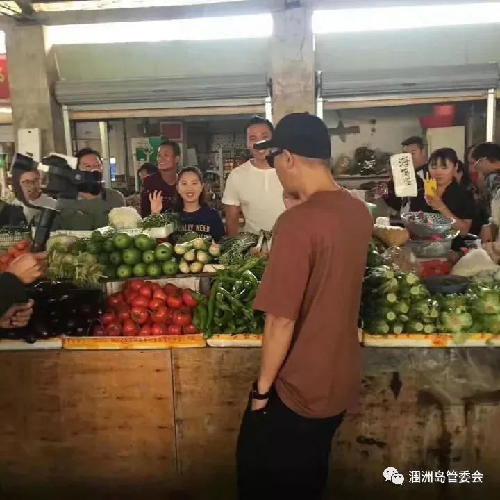 【系列报道2】陈小春涠洲岛买海鲜实力砍价,没想到你是这样的山鸡哥!