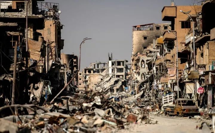 地点:卡拉,叙利亚 被伊斯兰国摧毁的叙利亚城市,一片狼藉,战争就是