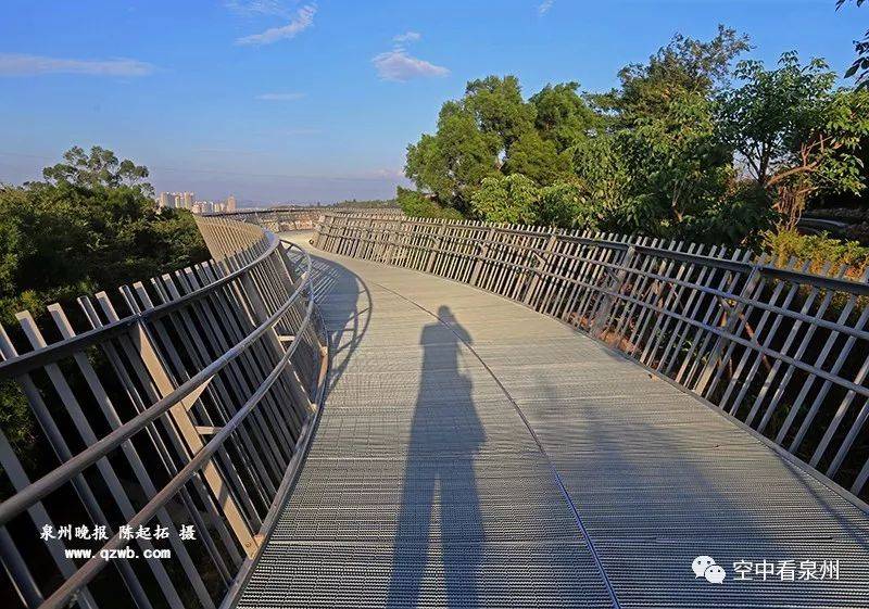 往东看宝珊花园,洛阳江景,城东新区,风光无限 往西,就是清源山 @陈起