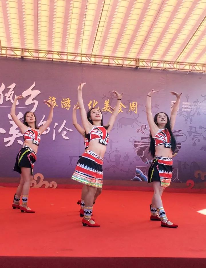 佤族舞蹈《佤山情》