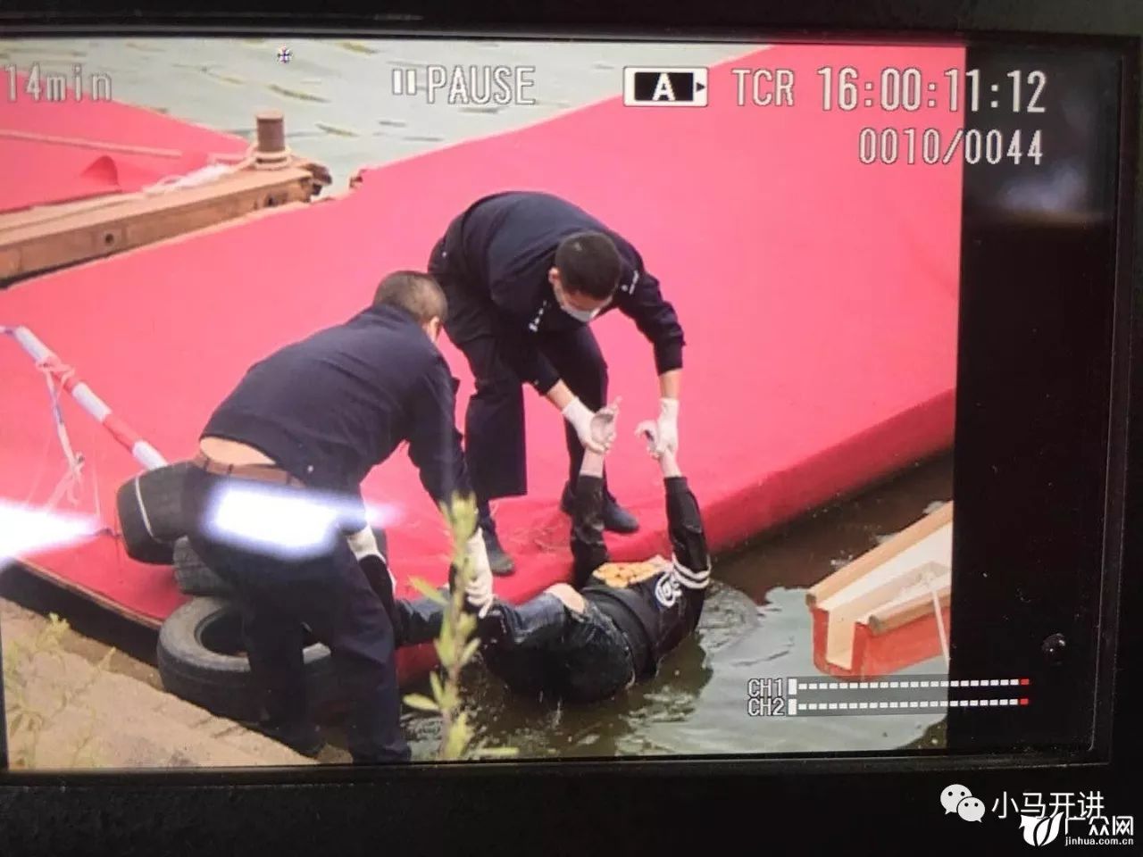 网友发来视频：南阳白河淯阳桥下发现一具无名女尸……_慎点