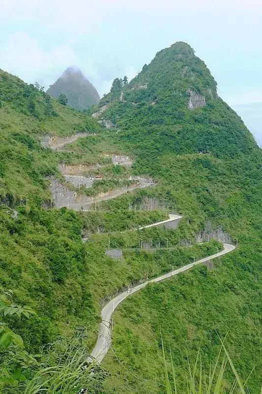 坐标:距离凤山县城约半个小时的车程