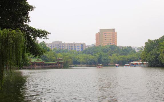 现在去重庆穿什么衣服比较合适?十二月份去重庆旅游准备什么衣服用品 -第1张图片-索考网