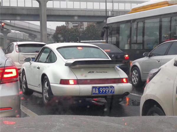 1989年的保时捷911turbo930迷人的黑鸟