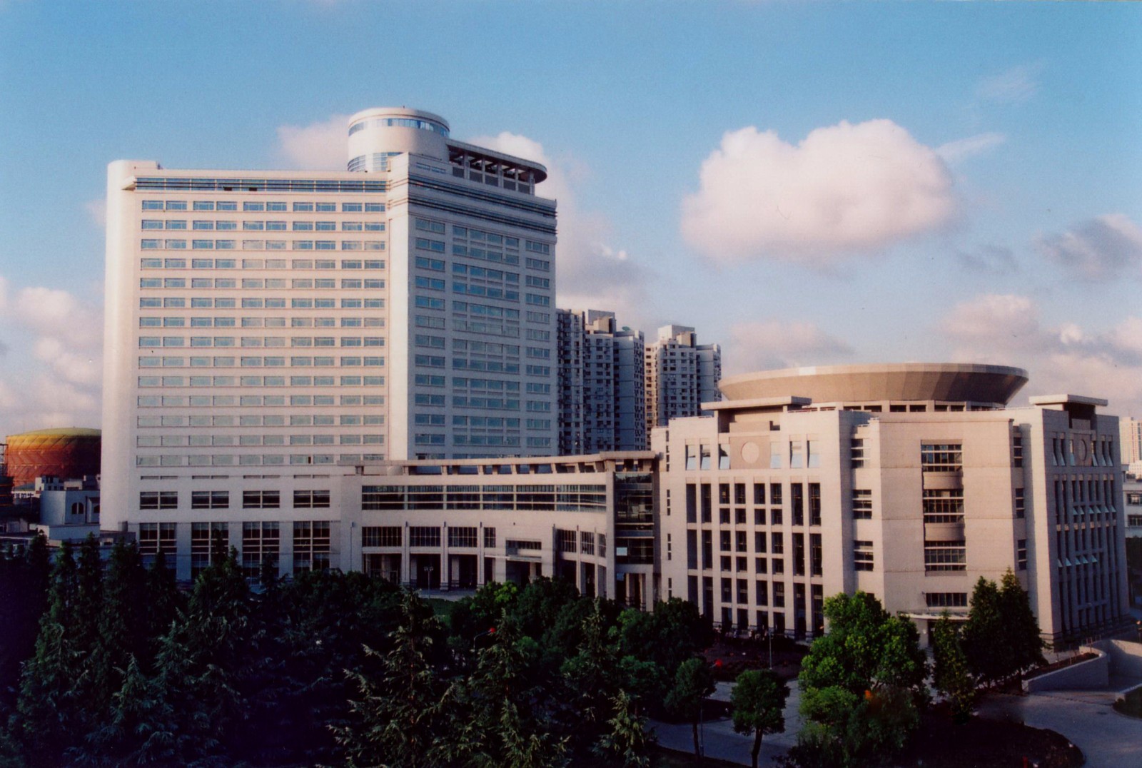 2001年,上海市委党校改扩建一期