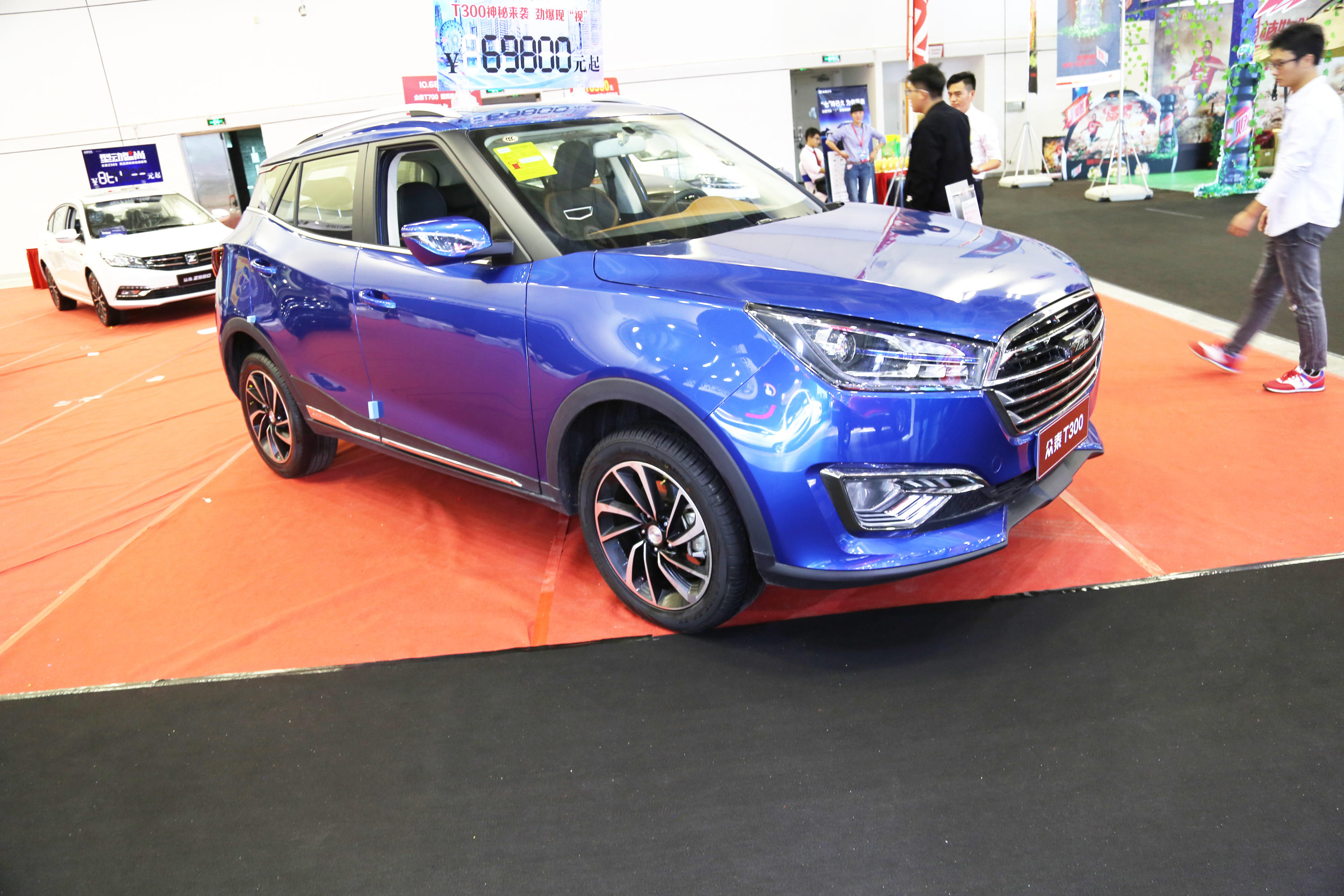 众泰汽车T300,6万级别小型精品SUV,车展实拍