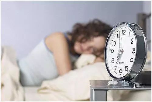 11点前睡觉有多重要?5个真实案例告诉你!熬夜就是熬命!