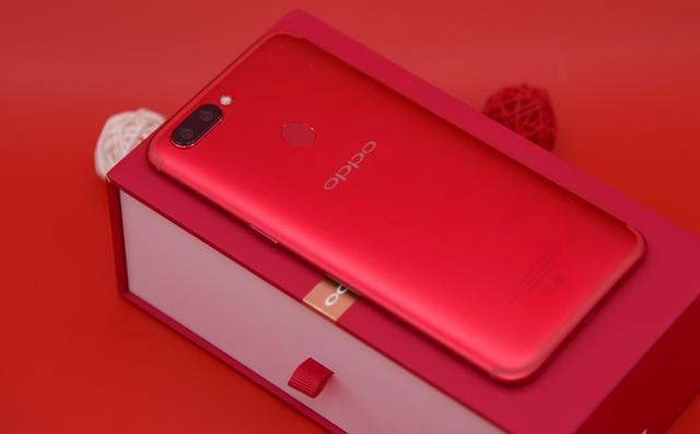 oppo r11s星幕屏红色版真机图赏,一个字:美