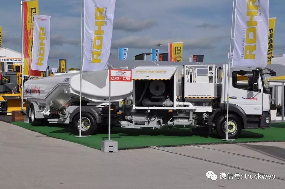不知道这是国内哪个城市的航油订购的kunz加油车在inter airport2017