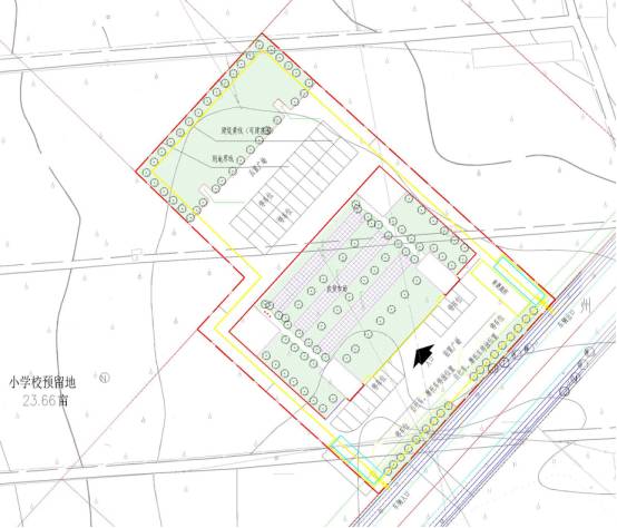 蒙自二小惠民校区后门停车场是市政公用设施吗?平湖路占道经营严重!