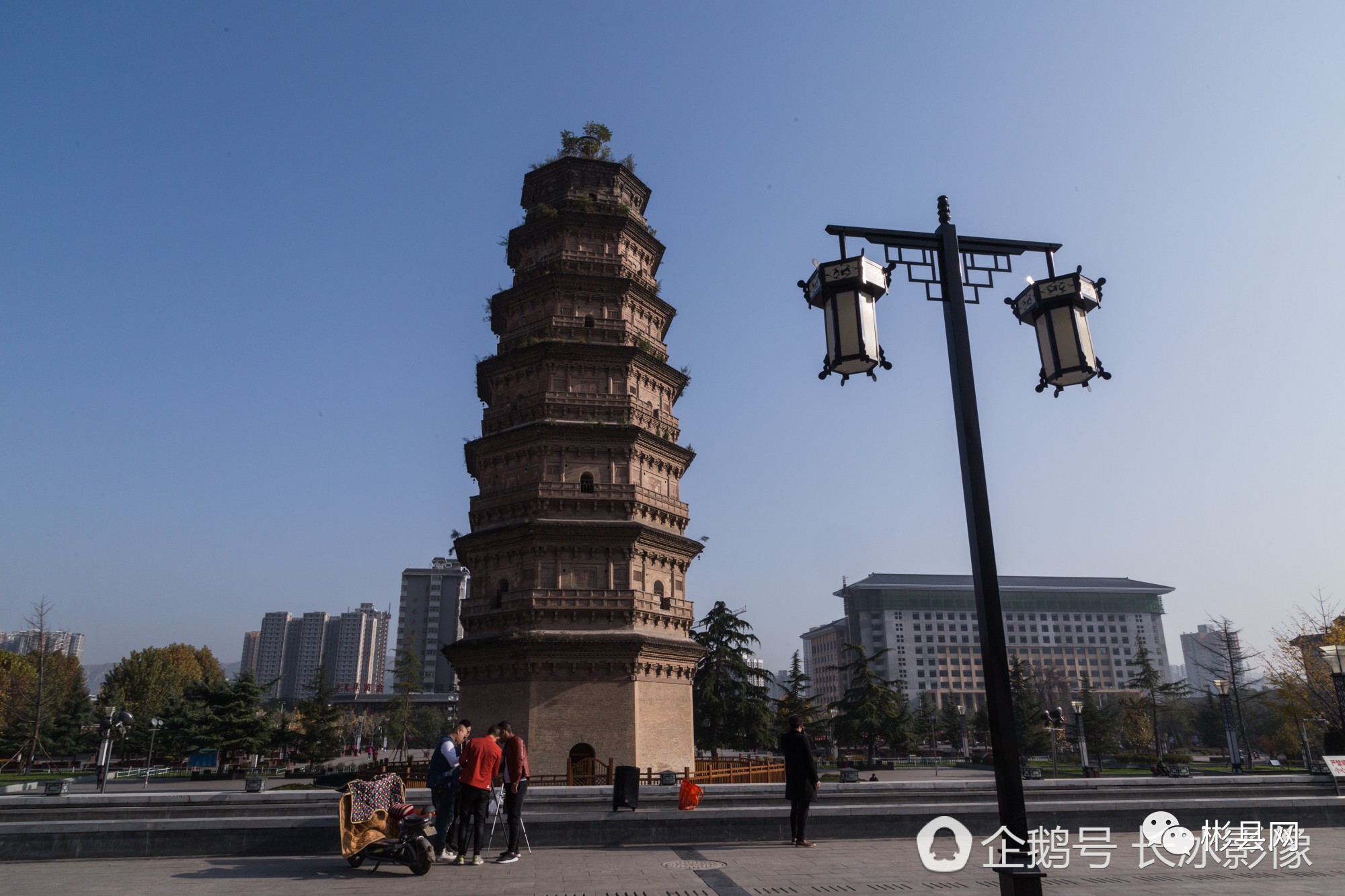 位于陕西省彬县县城内的彬县开元寺塔,俗称"雷峰塔",是国家级重点文物