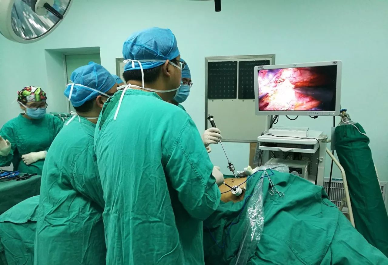 合肥市第三人民医院——胸外科成功实施首例全腔镜下食管癌切除手术